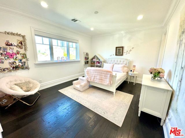 10338 Keswick Avenue, Los Angeles CA: https://media.crmls.org/mediaz/5378243f-dec7-4723-a230-a7a835ca0acb.jpg