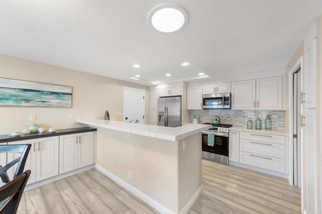 Detail Gallery Image 15 of 75 For 4913 Icaria Way, Oceanside,  CA 92056 - 2 Beds | 2/1 Baths