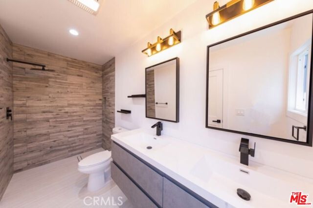 885 Kincaid Avenue, Inglewood CA: https://media.crmls.org/mediaz/5379ee28-a20f-4680-bc85-0465c0ec808c.jpg