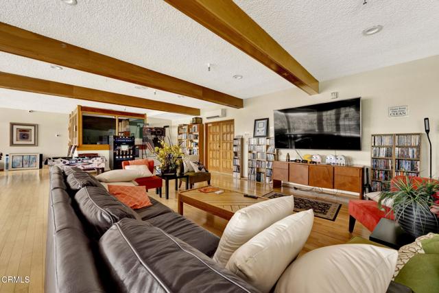 1127 E Del Mar Boulevard, Pasadena CA: https://media.crmls.org/mediaz/5379f3ca-6e8a-4e00-957b-692365ce1544.jpg