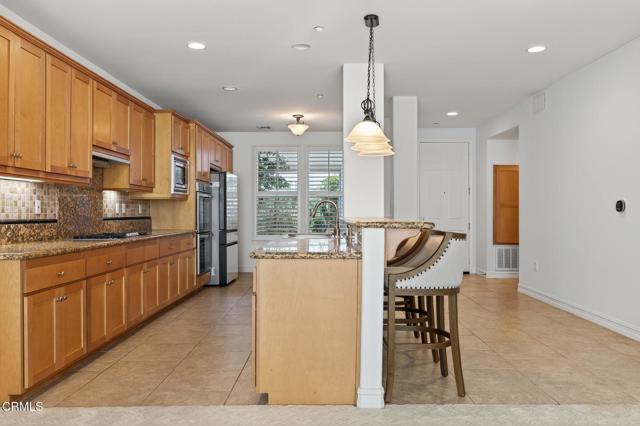 1423 Windshore Way, Oxnard CA: https://media.crmls.org/mediaz/537a33f5-9c10-45cc-b8db-562b5c1981ee.jpg