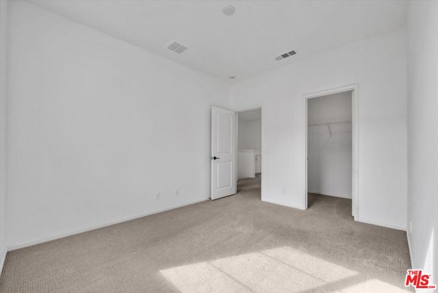 4102 S Limecrest Paseo, Ontario CA: https://media.crmls.org/mediaz/537b46e8-90aa-4756-83e7-64314c56ca89.jpg
