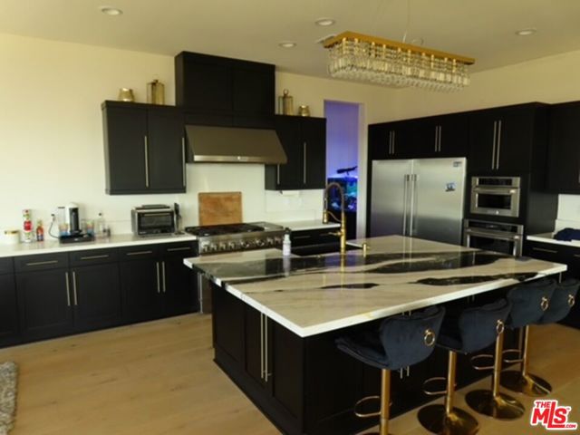 21166 Canyon View Place, Chatsworth CA: https://media.crmls.org/mediaz/537c542d-2628-4ea1-b53e-a932ae314b4d.jpg