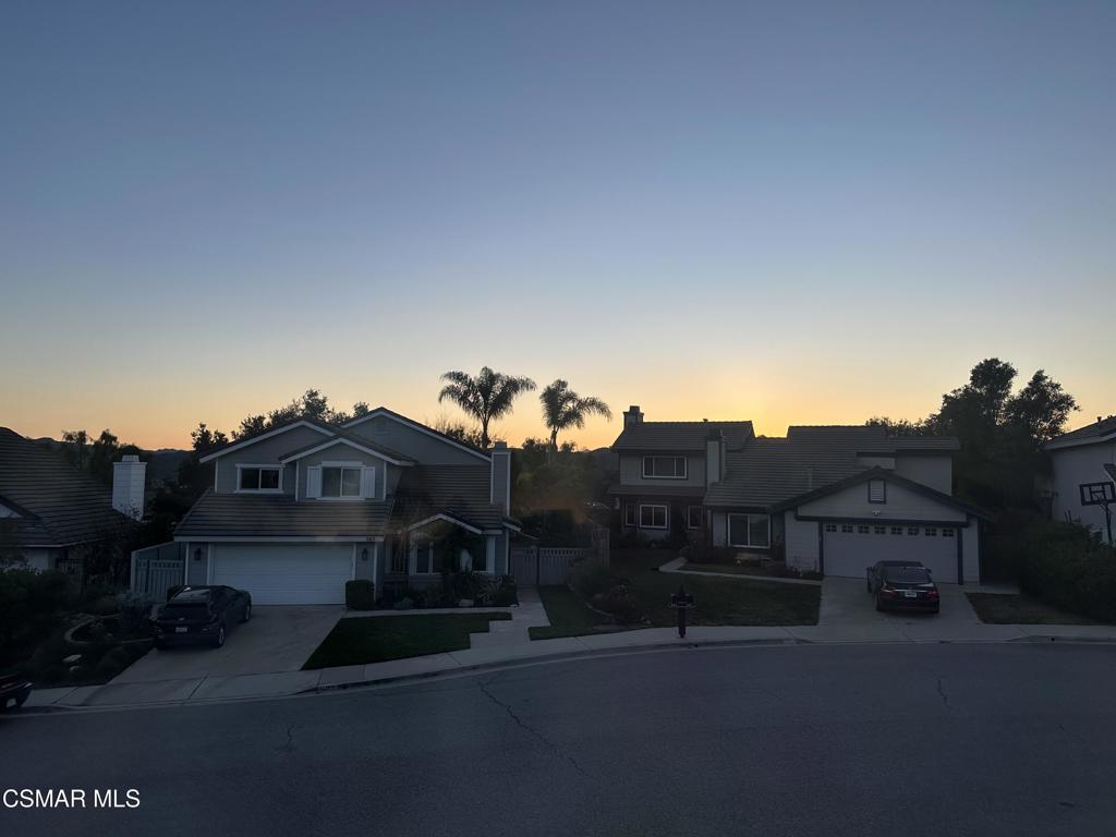https://media.crmls.org/mediaz/537c8d22-7c2d-4bf3-a8bf-3ed86f3733ac.jpg?preset=X-Large