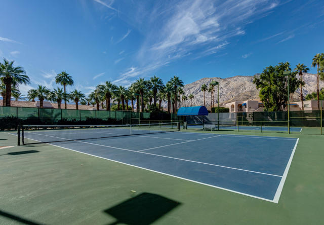 500 E Amado Road, Palm Springs CA: https://media.crmls.org/mediaz/537c8e10-234b-4961-a382-febbcd5ad8a0.jpg