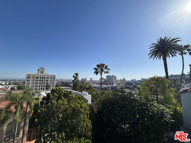 6655 Emmet Terrace, Los Angeles CA: https://media.crmls.org/mediaz/537d60fe-2ae0-4f82-9410-7ce07ce9caa4.jpg