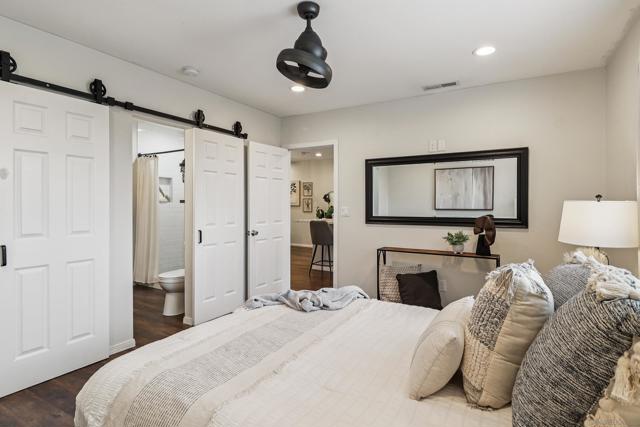 6017 Broadway, San Diego CA: https://media.crmls.org/mediaz/537dc2e5-81f4-4264-b73d-1a30cdd17fb4.jpg