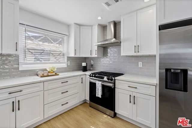 4723 Autry Avenue, Long Beach CA: https://media.crmls.org/mediaz/537eb2aa-0f4f-472b-9166-050faed9863e.jpg