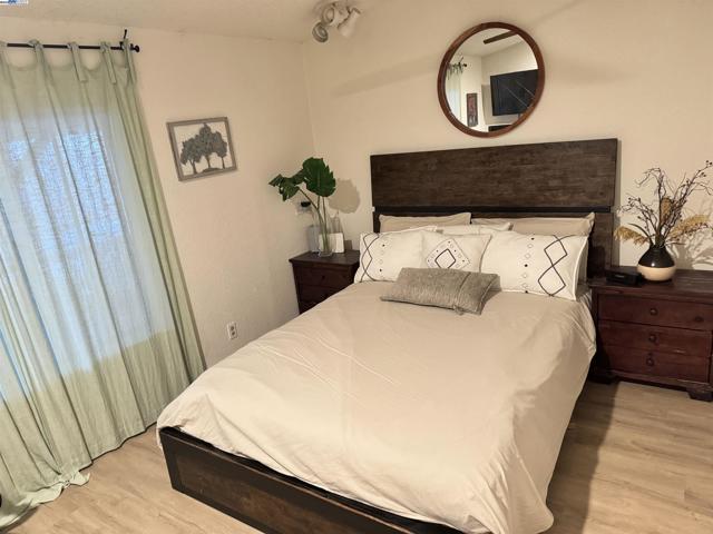 14 Blue Teal Ct, Lodi CA: https://media.crmls.org/mediaz/537eceeb-0954-48bc-ac65-549854478ef1.jpg