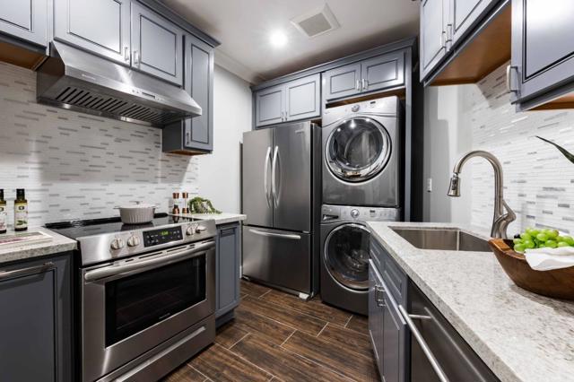 706 N San Antonio Road, Los Altos CA: https://media.crmls.org/mediaz/537f5f53-1dc0-4368-aa9b-1f888598db31.jpg
