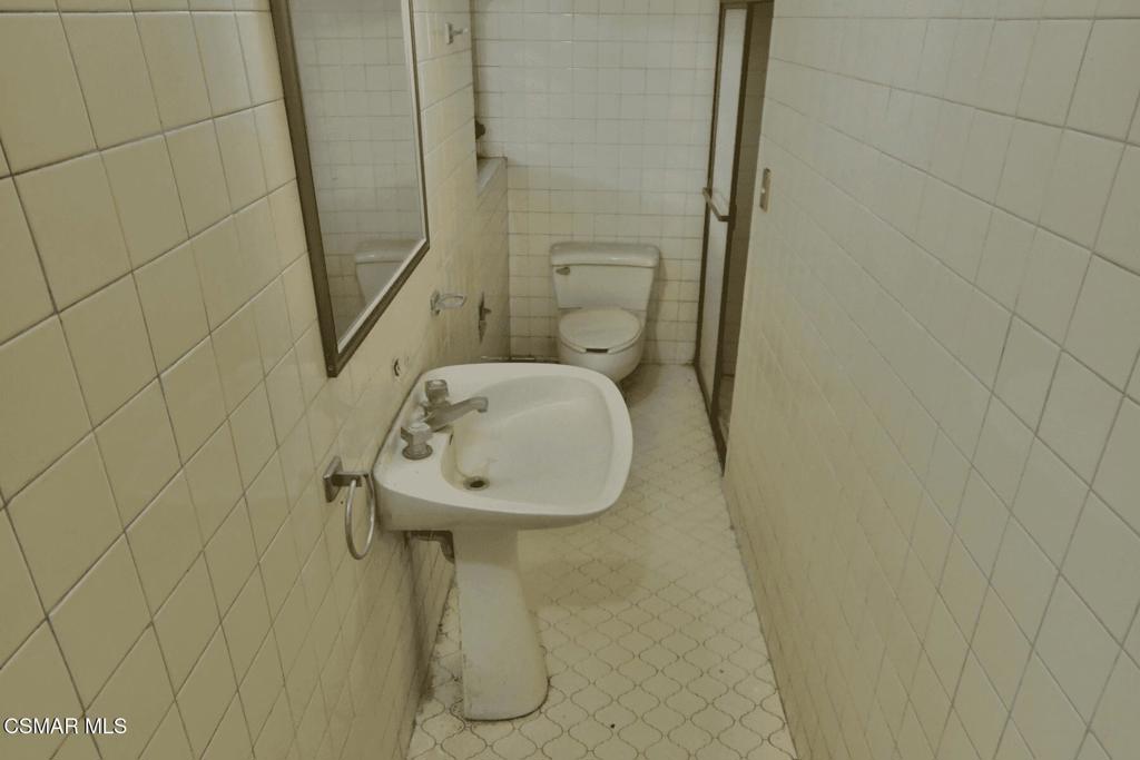 https://media.crmls.org/mediaz/537fa7d7-db1d-461d-8b1a-21366e784fee.jpg?preset=X-Large
