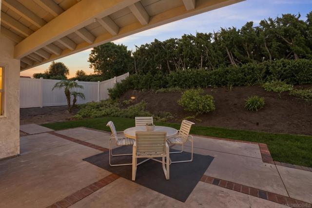 1458 Clark Court, Vista CA: https://media.crmls.org/mediaz/537fff6e-c3eb-4302-b842-1daeb50103b8.jpg