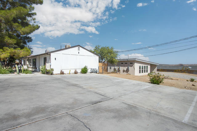 7382 Olympic Road, Joshua Tree CA: https://media.crmls.org/mediaz/5381255d-7b01-4948-9532-d58e8460901e.jpg