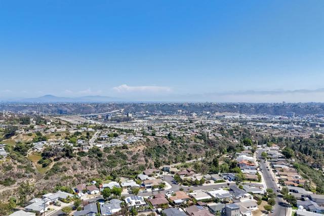 7912 Blue Jay Place, San Diego CA: https://media.crmls.org/mediaz/53818720-efc6-43d2-b85c-c8fa12beacfe.jpg