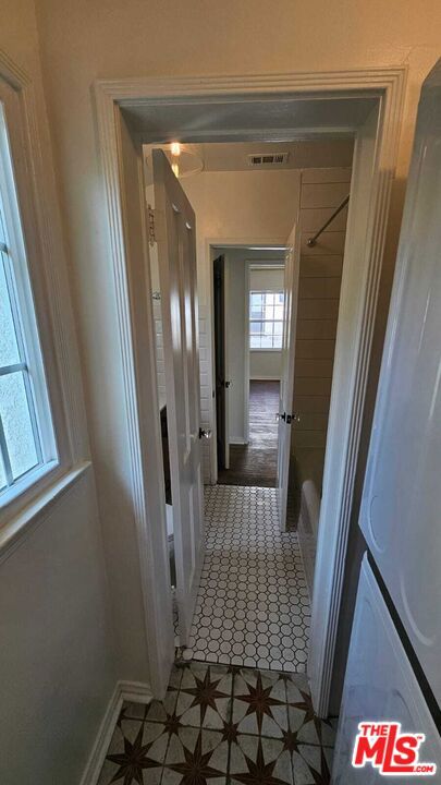 2615 W Edgehill, Los Angeles CA: https://media.crmls.org/mediaz/53827038-2e65-44b3-bf20-64740b040c85.jpg