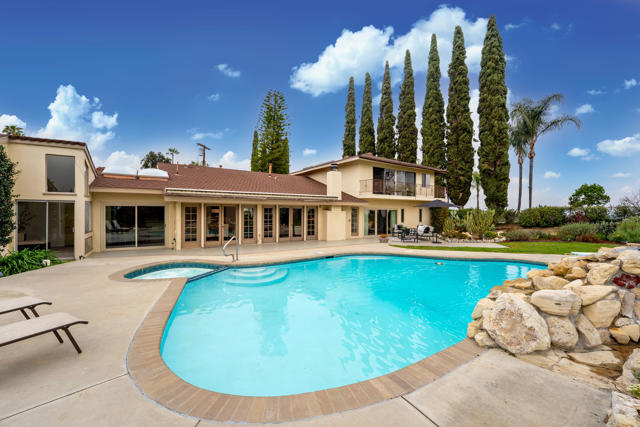 5324 Felice Place, Woodland Hills CA: https://media.crmls.org/mediaz/53832cb0-15ff-4e7b-8cfa-d61b4352c1d0.jpg