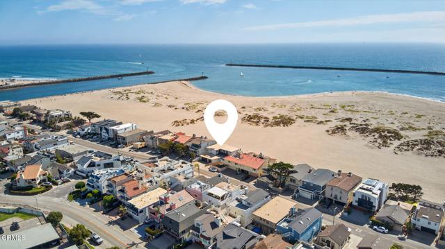 3289 Ocean Drive, Oxnard CA: https://media.crmls.org/mediaz/538347b7-39ee-4a73-89e5-f33916bb3fa2.jpg