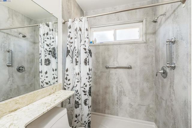 1849 Sherman Dr, Union City CA: https://media.crmls.org/mediaz/53837b0a-5119-4bc4-96d2-ad25b4d5ff62.jpg