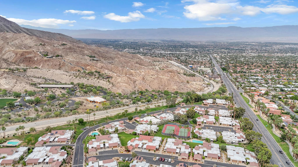 https://media.crmls.org/mediaz/538404a2-83e4-43fa-b3c3-c1a97756e439.jpg?preset=X-Large