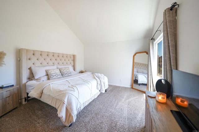 23822 Green Haven Lane, Ramona CA: https://media.crmls.org/mediaz/53845650-e499-4c19-b78a-771db5154778.jpg