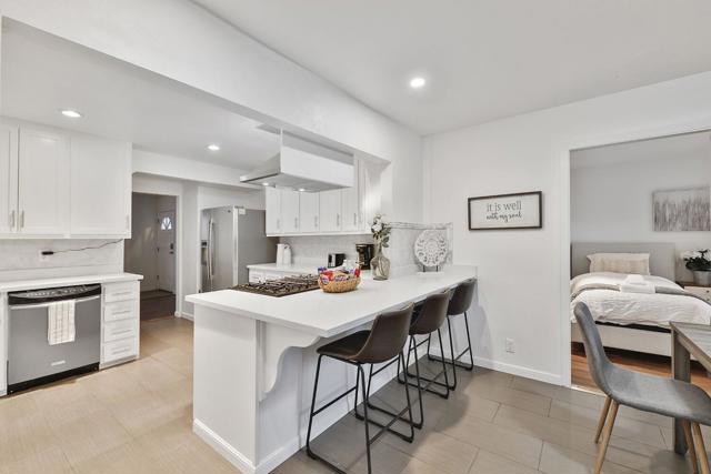 672 Claridge Drive, Pacifica CA: https://media.crmls.org/mediaz/53845de9-b05c-4452-91a2-2e7bf972e0af.jpg