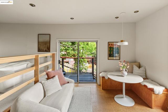 1148 Cragmont Ave, Berkeley CA: https://media.crmls.org/mediaz/5384a9cb-edaa-4f6a-83b6-96f97ad50cb1.jpg