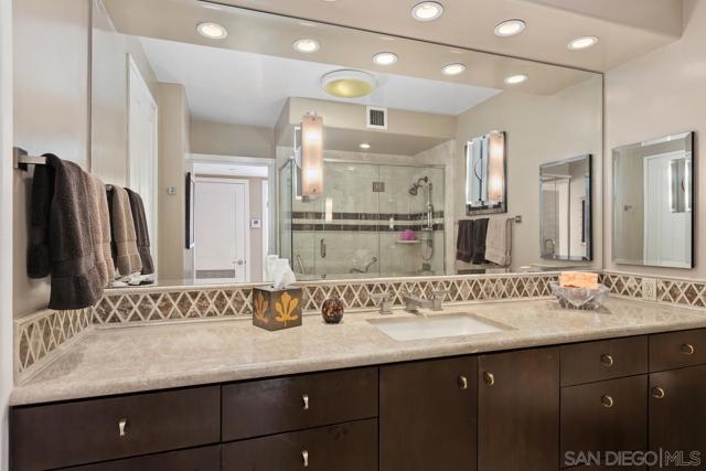 1810 Avenida Del Mundo, Coronado CA: https://media.crmls.org/mediaz/5384cc83-9f31-4863-ad68-20eafbb22b8f.jpg