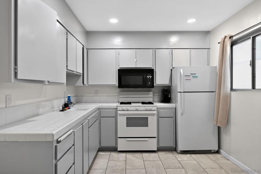 4875 Cole - photo 15