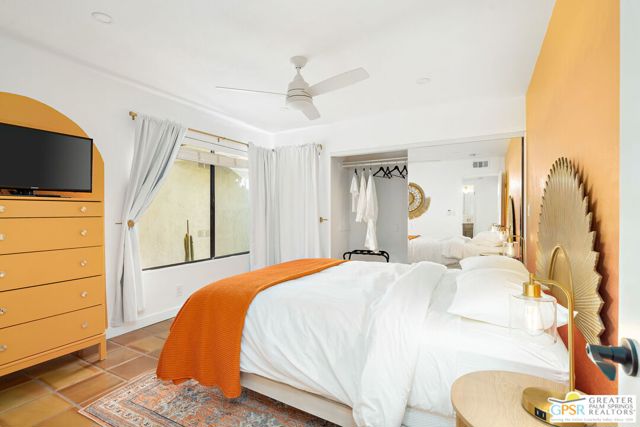 298 San Vicente Circle, Palm Desert CA: https://media.crmls.org/mediaz/53854501-d9f9-40f5-9cf5-7afe1bb43b2e.jpg