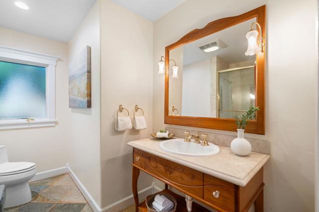 23447 Skyview Terrace, Los Gatos CA: https://media.crmls.org/mediaz/538571aa-9a50-4df0-b21b-8d4e4e58f18d.jpg