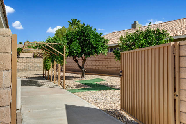 GOLF CART GARAGE LOCKING GATE MLS