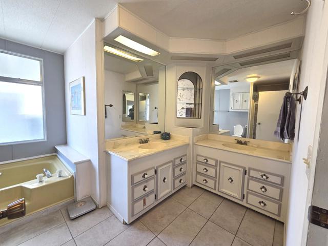 307 Little Deer, Cathedral City CA: https://media.crmls.org/mediaz/5385df22-b285-4ba5-a1ac-99ad724c221a.jpg