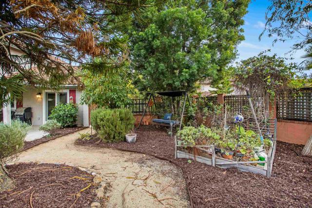 Detail Gallery Image 35 of 48 For 1485 Los Cedros Ln, Escondido,  CA 92026 - 3 Beds | 2/1 Baths