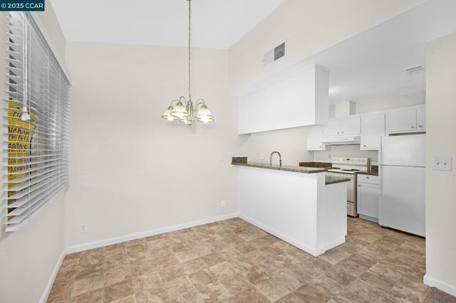 5450 Concord Blvd, Concord CA: https://media.crmls.org/mediaz/53866c69-e318-4245-a9dd-47b8771a6f11.jpg
