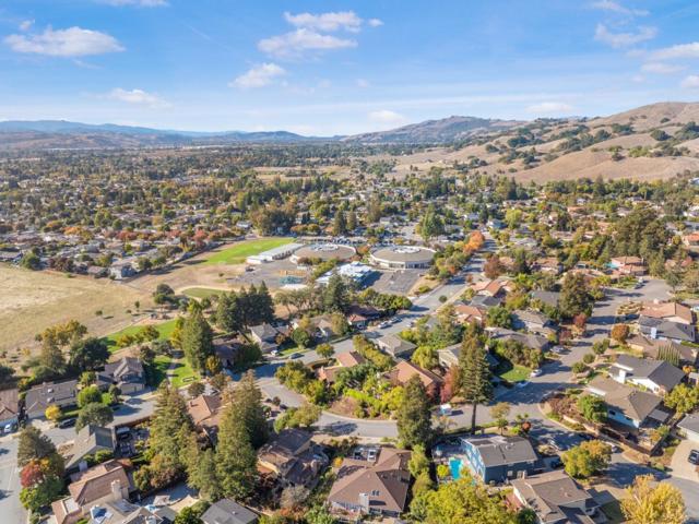 16715 Cerro Vista Drive, Morgan Hill CA: https://media.crmls.org/mediaz/538753cc-f11c-43b4-84bc-1c728ca3fbc0.jpg