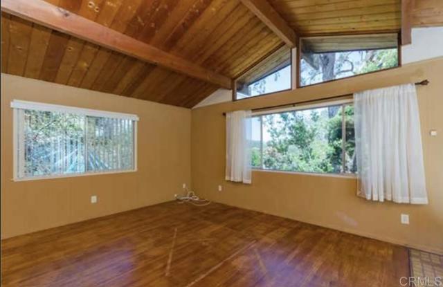 2248 Buena Creek Rd., Vista CA: https://media.crmls.org/mediaz/538798ba-53a9-49f6-9527-0bb621bab75a.jpg