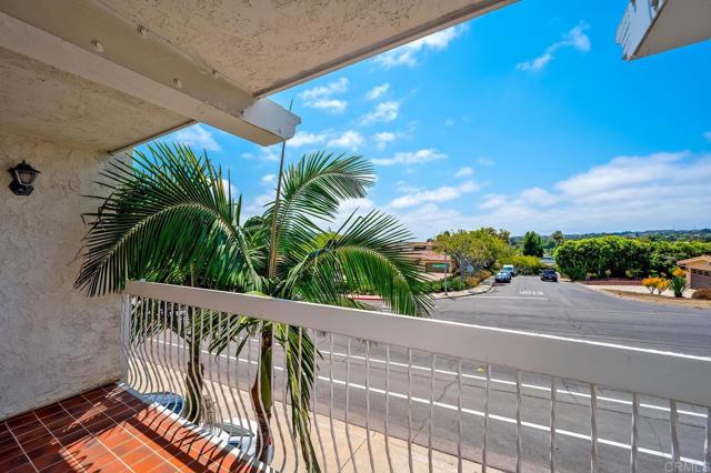 Detail Gallery Image 34 of 60 For 2319 Caringa Way #58,  Carlsbad,  CA 92009 - 2 Beds | 2/1 Baths