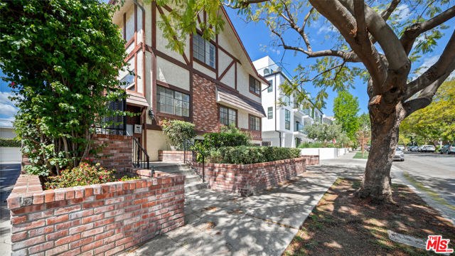 Image 3 for 817 N Croft Ave #4, Los Angeles, CA 90069