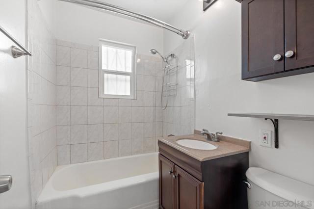 6926 28 Amherst St, San Diego CA: https://media.crmls.org/mediaz/53883c94-9031-4935-9011-221de58d656e.jpg