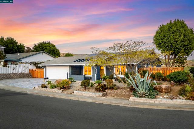 1400 Granada St, Vallejo CA: https://media.crmls.org/mediaz/5388640b-1908-4fa9-9912-00fbdcb4de4f.jpg