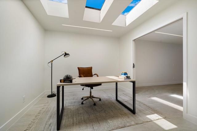 179 Gran, Palm Desert CA: https://media.crmls.org/mediaz/53888adc-dd20-4658-b40a-52f6973e9679.jpg