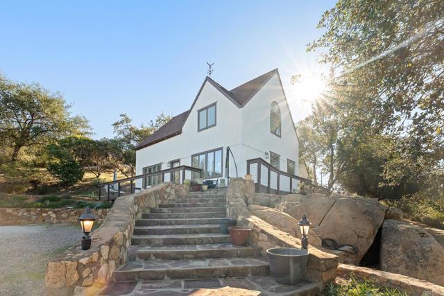 Detail Gallery Image 2 of 61 For 22750 Illahee Dr, Alpine,  CA 91901 - 3 Beds | 2 Baths