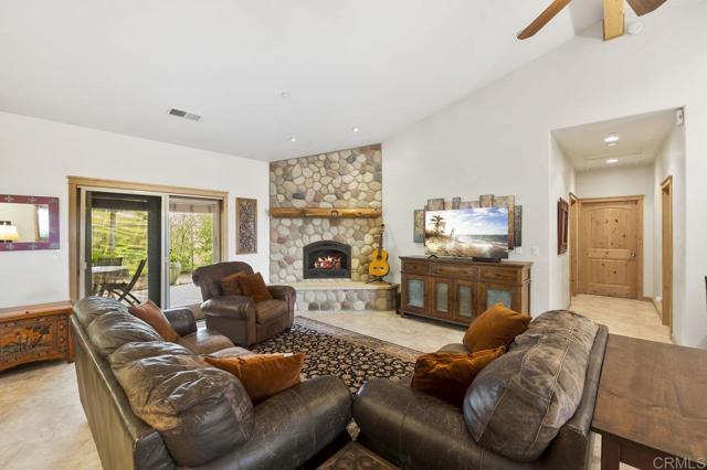Detail Gallery Image 8 of 55 For 884 Rykers Ridge Rd, Ramona,  CA 92065 - 3 Beds | 3 Baths