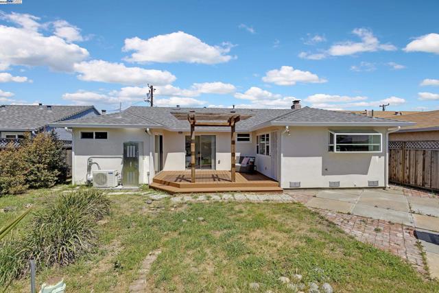 3495 Carrillo Dr, San Leandro CA: https://media.crmls.org/mediaz/538958fa-5912-4f00-bb25-5cfff281d39f.jpg