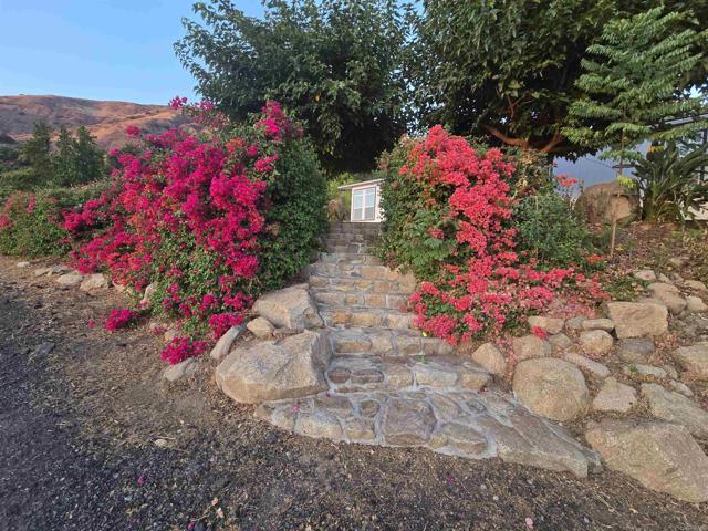 Detail Gallery Image 4 of 38 For 15325 Adams Dr, Pauma Valley,  CA 92061 - 3 Beds | 2/1 Baths
