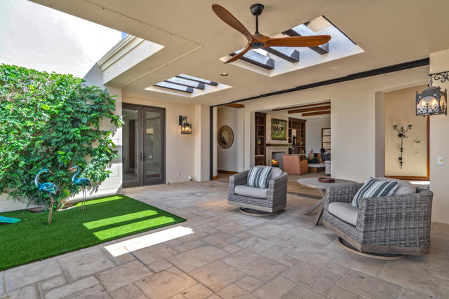 31 Hillcrest Drive, Rancho Mirage CA: https://media.crmls.org/mediaz/538a3da7-c257-47f6-829b-d67a2a9435d0.jpg