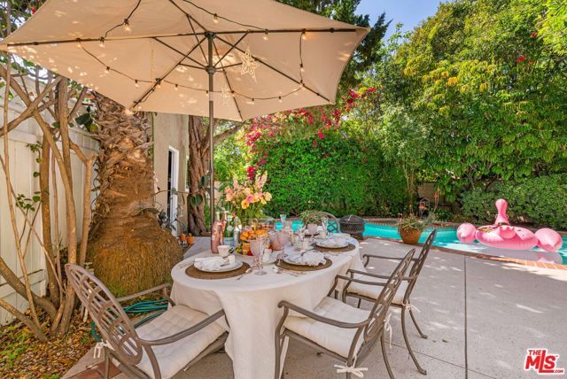 4963 Haskell Avenue, Encino CA: https://media.crmls.org/mediaz/538abff2-03ac-49d4-9150-0303e49bef7f.jpg