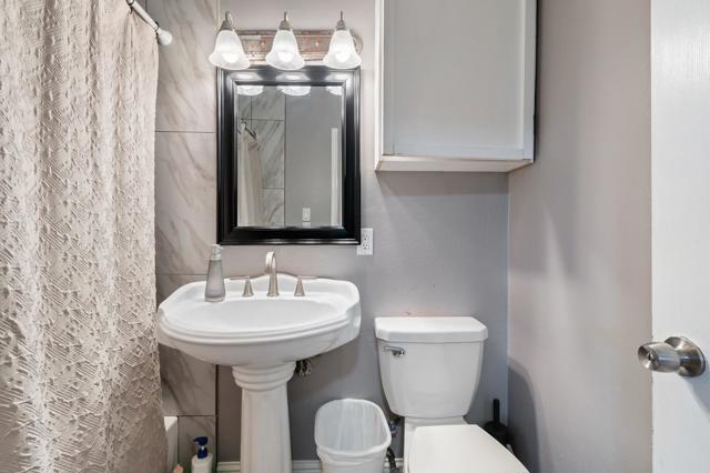 2547 Hazelwood Way, East Palo Alto CA: https://media.crmls.org/mediaz/538b0778-788a-40f4-8862-5ae6281d6d5d.jpg