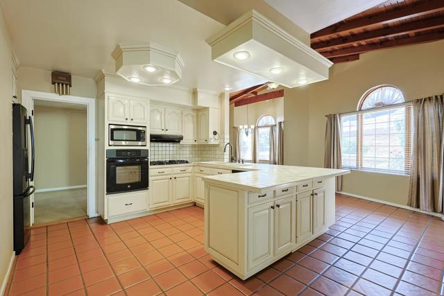 Detail Gallery Image 9 of 62 For 4350 68th Street, La Mesa,  CA 91942 - 3 Beds | 2 Baths