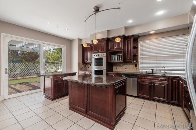 11357 Wills Creek Rd, San Diego CA: https://media.crmls.org/mediaz/538b5e12-f6cb-46fa-8272-1adb7345b7b5.jpg